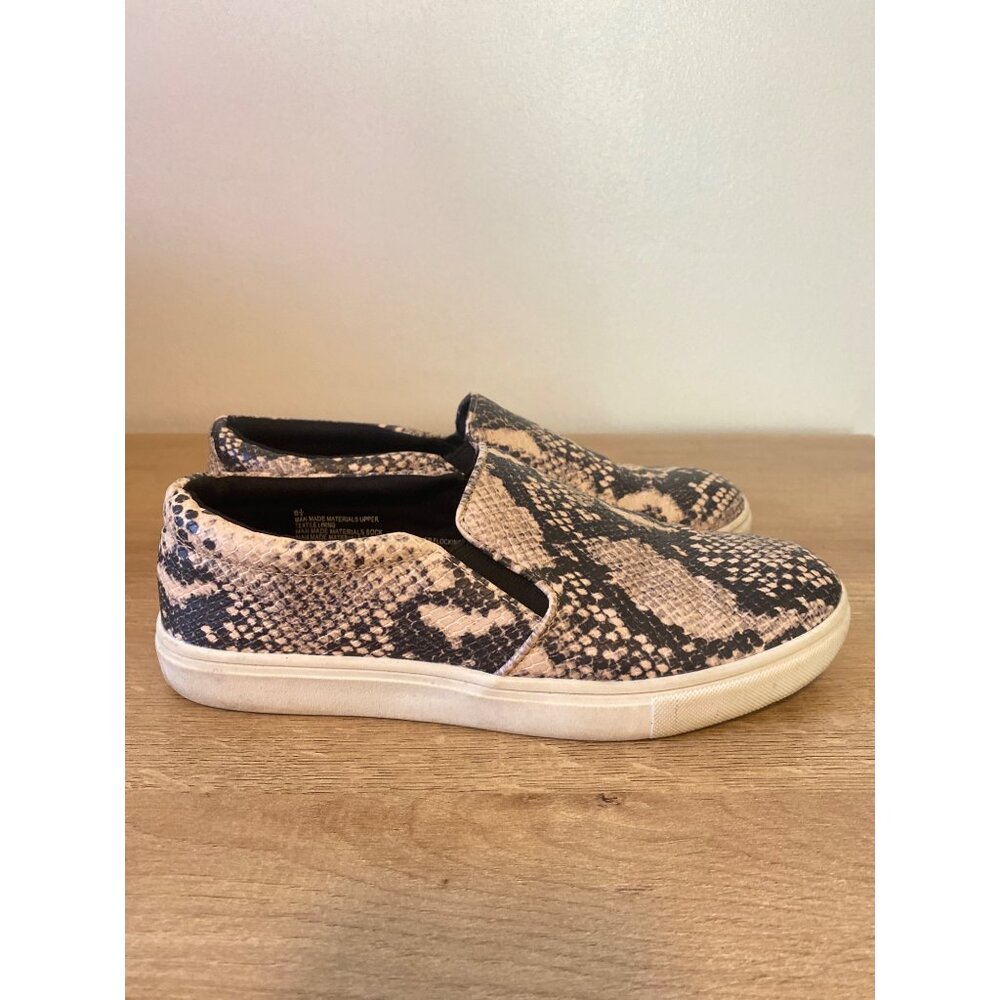 A New Day Women’s Slip-On Snake Print Sneakers Size 6.5 - Picture 3 of 7